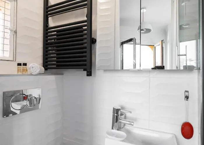 Apartament Superbe 2 Pieces Avec Balcons ! *